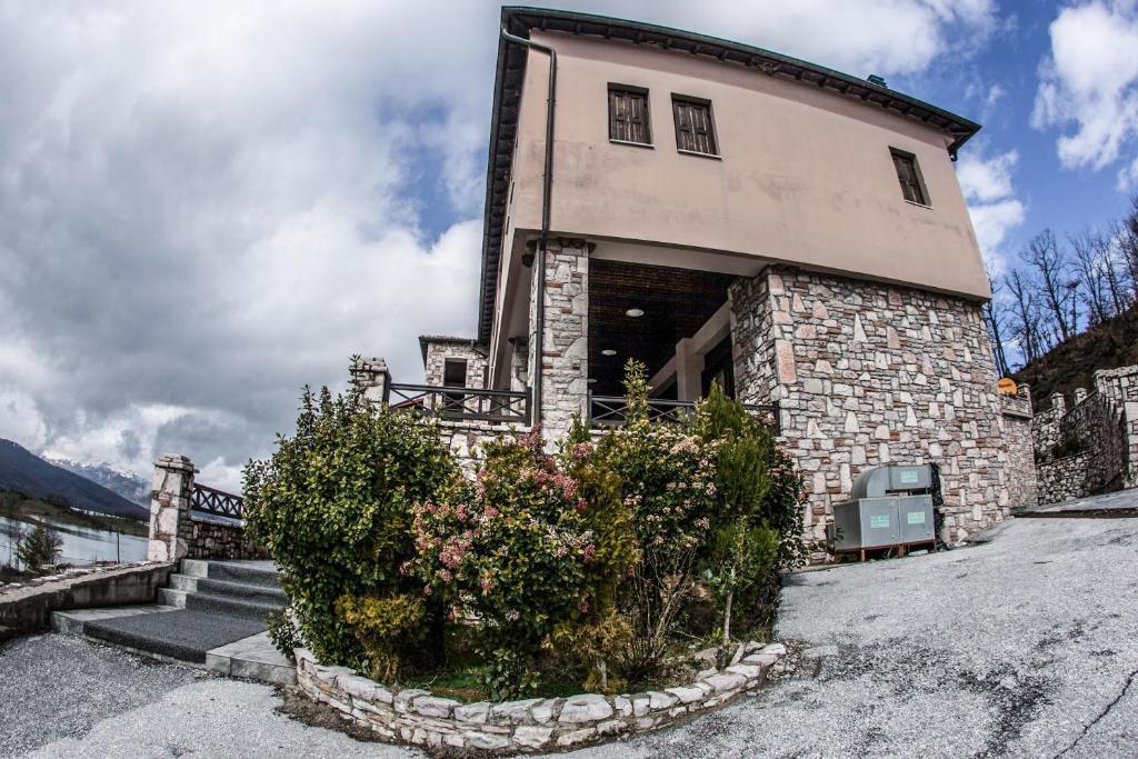 Hotel Titagion 3*